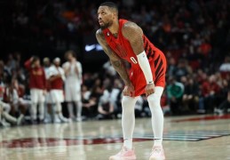 火箭缺兵少将 利拉德爆砍71分率开拓者大胜_NBA_竞技风暴