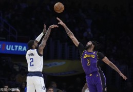 欧文38分科勒贝尔三分绝杀 独行侠1分险胜湖人_NBA_竞技风暴