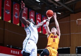 费尔德34+14张宁23+8赵嘉义21分 山西大胜青岛_CBA_竞技风暴